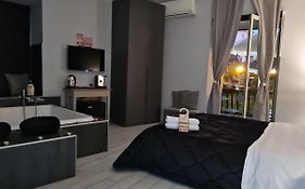 Esposito Plaza- Rooms & Suite